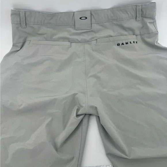 Oakley Men's Gray Flat-Front Performance Shorts size 36 - Picture 5 of 7